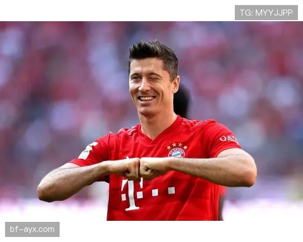 莱万多夫斯基荣膺西甲银靴奖，持续展现顶级射手状态