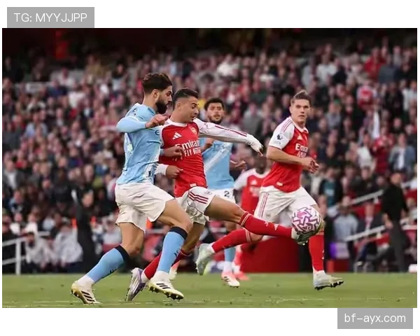 曼城双冠王争冠形势面临考验，关键阶段竞争力波动显挑战